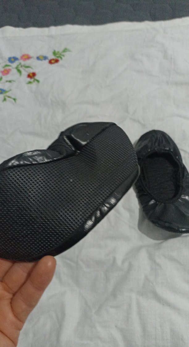 Kız Çocuk Siyah Lastikli Bale Ayakkabısı - Görsel 2