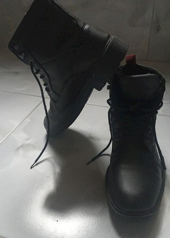 Siyah Deri Bağcıklı Gotik Erkek Botları - Görsel 3