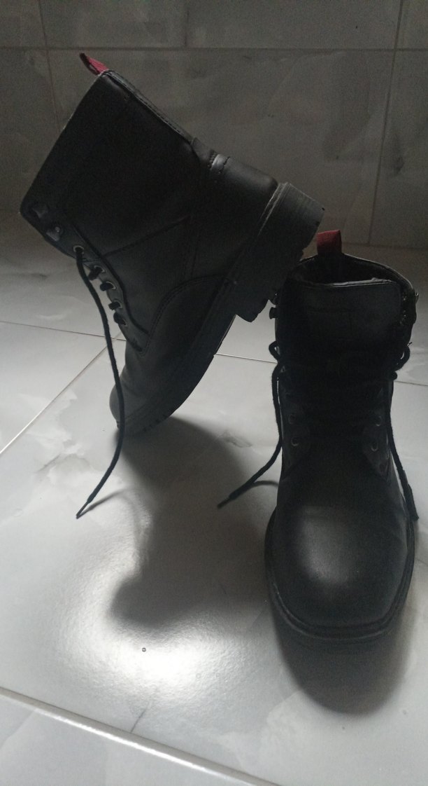 Siyah Deri Bağcıklı Gotik Erkek Botları - Görsel 3