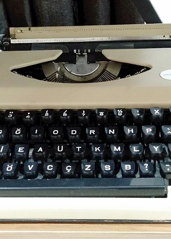 Bej Parlak Vintage Daktilo - Görsel 3