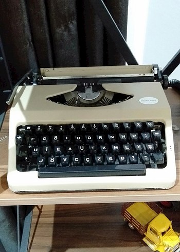 Bej Parlak Vintage Daktilo - Görsel 2