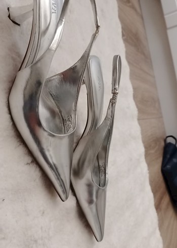 37 Beden gri Renk Gri Parlak Metal Tokalı Stiletto