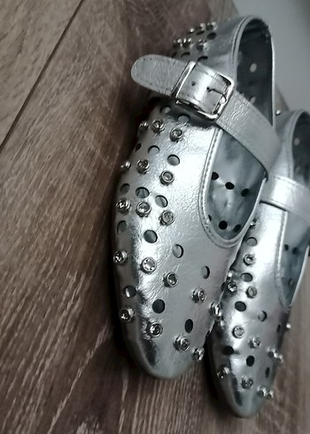 Diğer Tokalı Gri Blok Topuklu Metal Kadın Babet