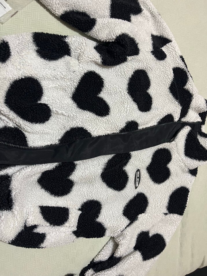 Çift Taraflı Siyah Kalp Desenli Beyaz Kadın Mont - Görsel 2