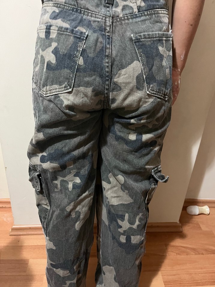 Gri Kamuflaj Desenli Bol Kesim Kadın Kot Pantolon - Görsel 2