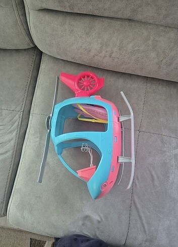  Beden Barbie nin helikopteri