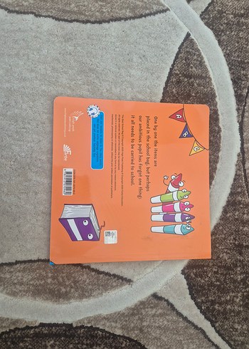 The Best School Bag - İngilizce Çocuk Kitabı - Görsel 2