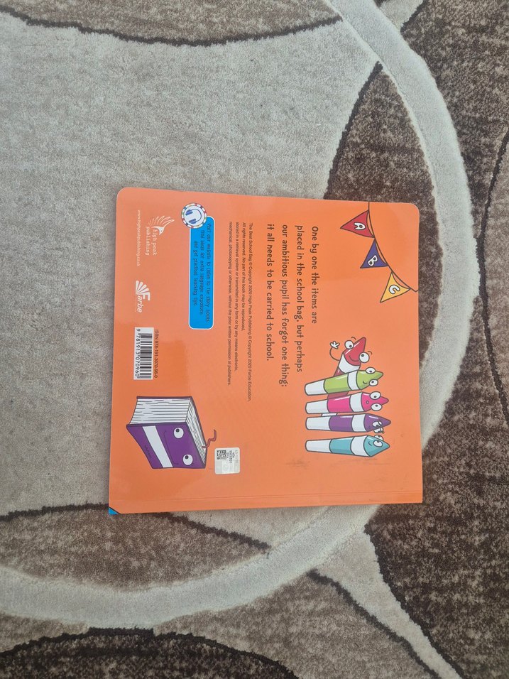 The Best School Bag - İngilizce Çocuk Kitabı - Görsel 2