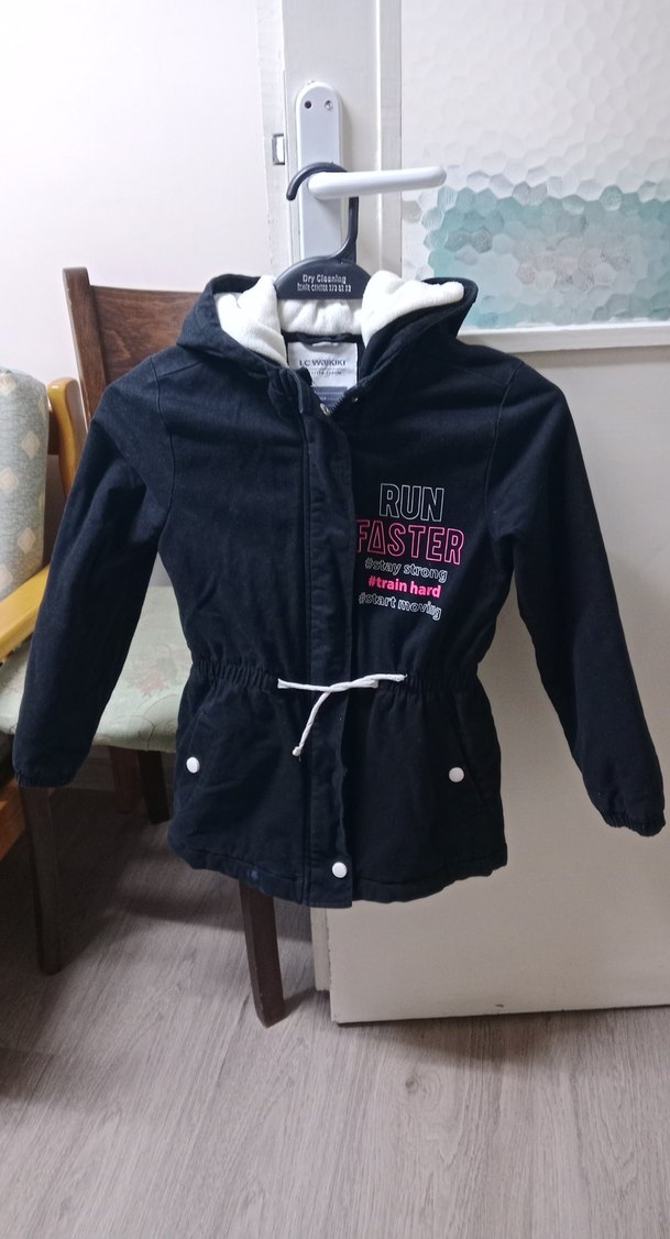 Düğmeli Siyah. kız çocuğu mont - Görsel 4