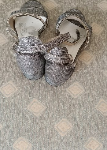 Gri Yılan Desenli Dolgu Topuklu Kadın Ayakkabı - Görsel 2