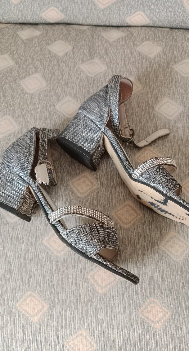 Gri Yılan Desenli Dolgu Topuklu Kadın Ayakkabı - Görsel 4