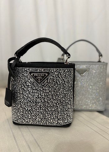 Parlak İşlemeli Siyah Prada Deri Çanta - Görsel 2