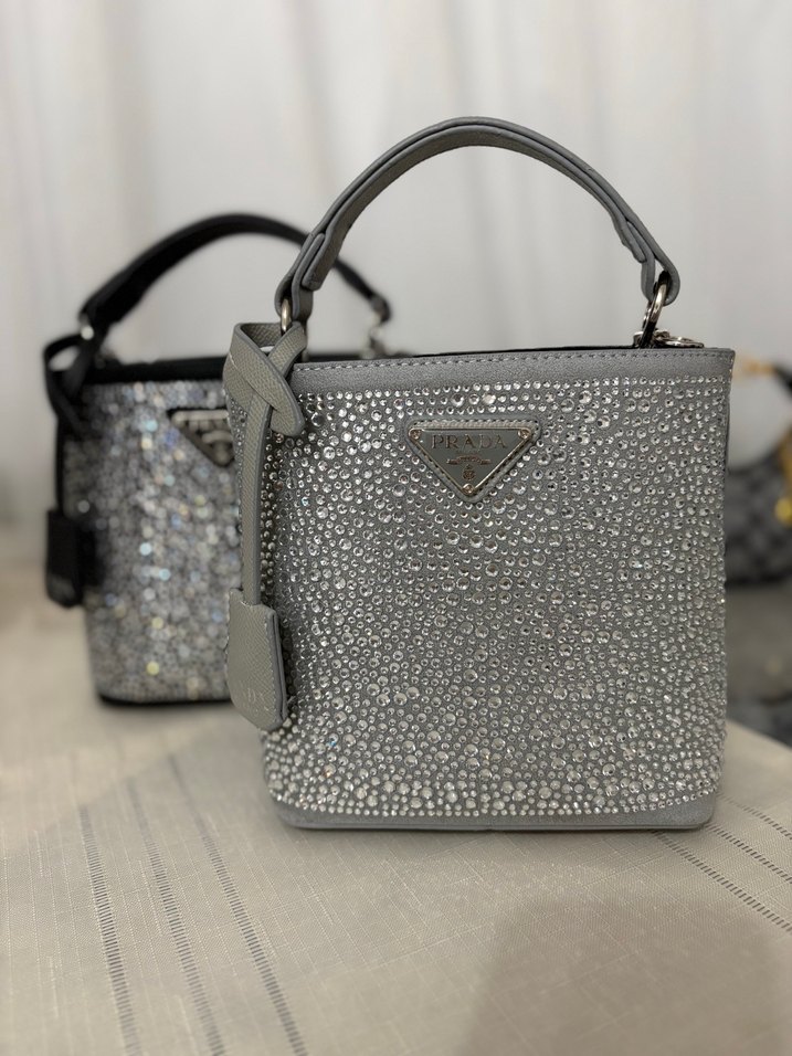 Gri Deri Kadın Çanta - İşlemeli ve Payetli - Görsel 2