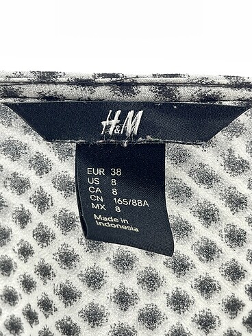 38 Beden çeşitli Renk H&M Gömlek %70 İndirimli.
