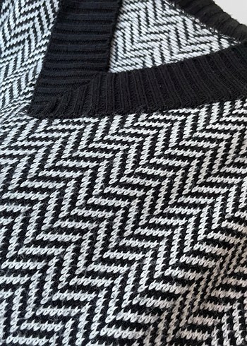 m Beden gri Renk Gri Zebra Desenli V Yaka Örgü Süveter