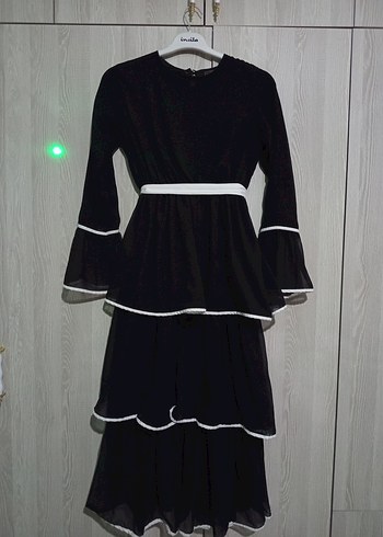 Uzun Siyah Fırfırlı Gotik Elbise