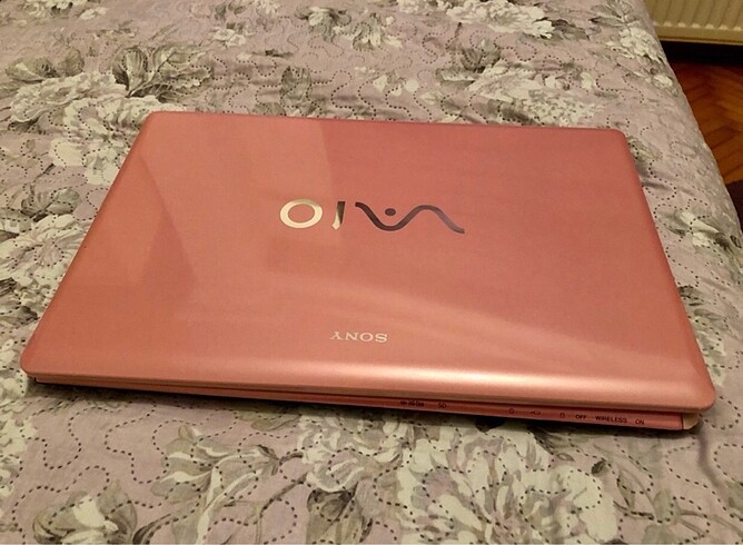 Pembe laptop