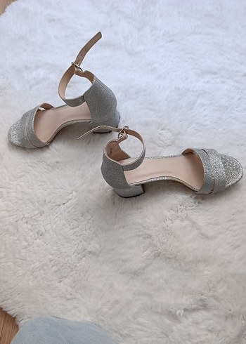 Catwalk Junkie Gri Simli Topuklu Kadın Abiye Ayakkabı