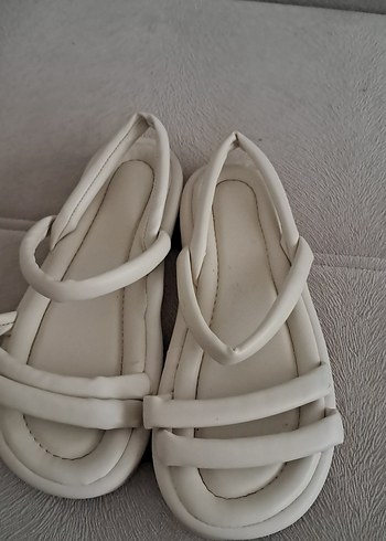 Beyaz Kadın Dolgu Topuk Sandalet - Görsel 3