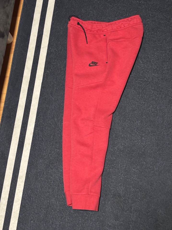 KIRMIZI NİKE TECH FLEECE - Görsel 3