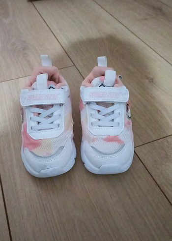 Kız Çocuk Pembe Bağcıklı ve Cırtlı Spor Ayakkabı