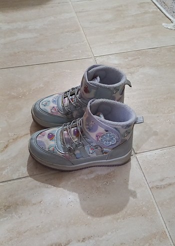 Kız Çocuk Gri Bağcıklı ve Tokalı Spor Ayakkabı - Görsel 4