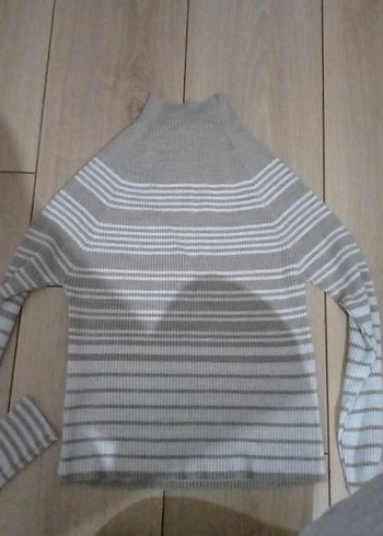 Bej Gri Çizgili Boğazlı Triko Kazak - Görsel 3