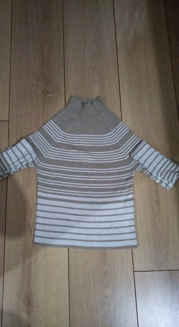 Bej Gri Çizgili Boğazlı Triko Kazak - Görsel 2
