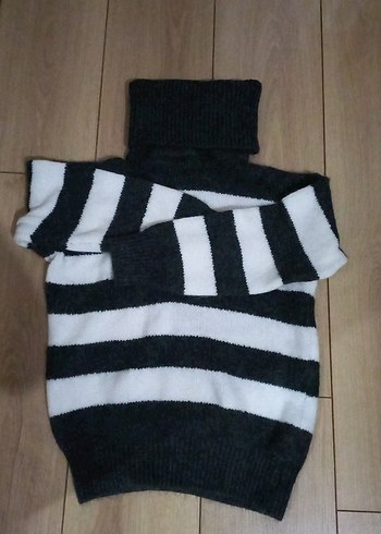 Boğazlı Çizgili Gri Kadın Kazak - Görsel 2