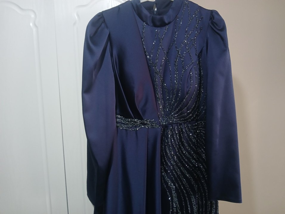 Uzun Lacivert Drapeli Kadın Abiye Elbise - Görsel 2