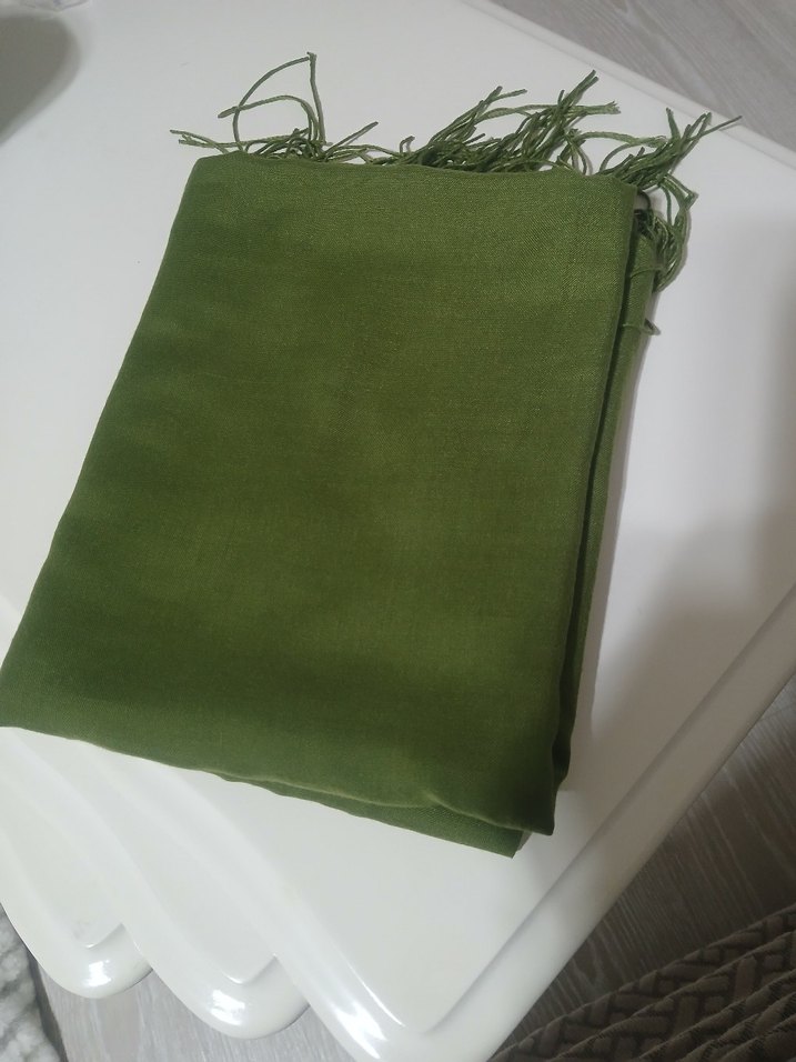 Yeşil Dökümlü Kadın Şalı - Görsel 2