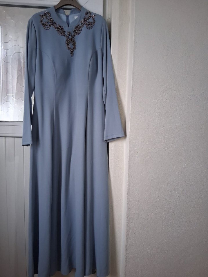 Uzun Gri V Yaka Kadın Elbise - Görsel 2