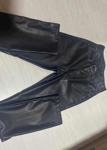 stradivarius Deri Siyah Kadın normal boy Pantolon