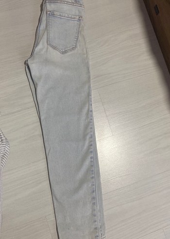 xs Beden mavi Renk Buz mavi xs 34 stradivarius jean