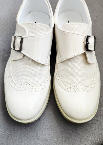 Beyaz Erkek Çocuk Kemerli Özel Ayakkabı 34 numara - Görsel 2