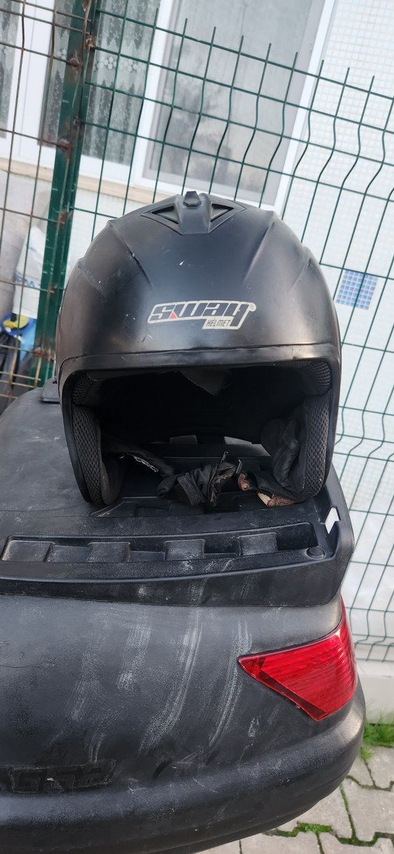 Siyah Parlak Biker Motosiklet Kaskı camsız - Görsel 5