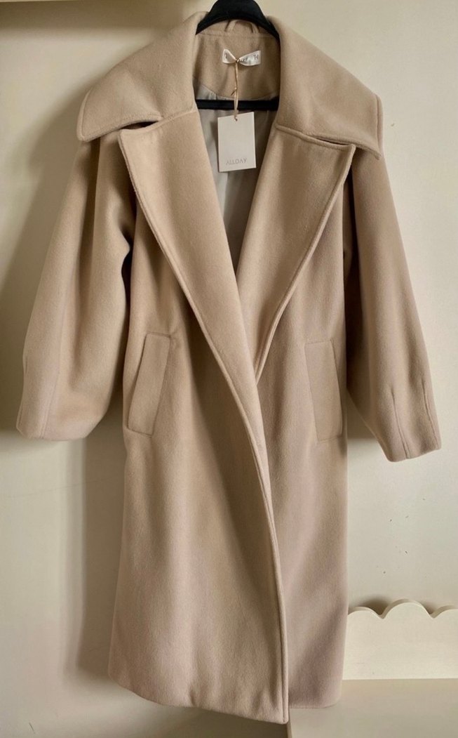 Bej Uzun Kemerli Kadın Kaban - Görsel 4