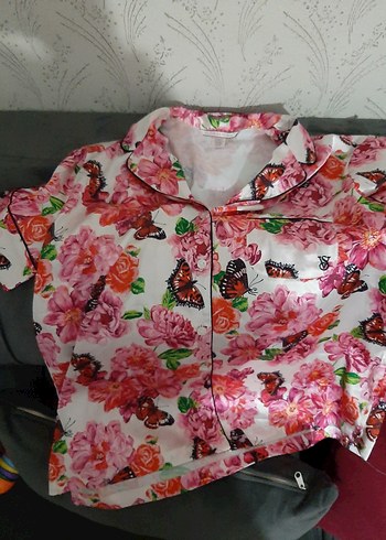 m Beden Renkli Çiçek ve Kelebek Desenli Bohem Kadın Pijama
