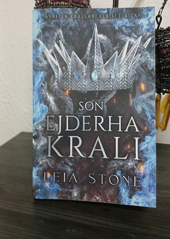 son ejderha kralı Leia stone