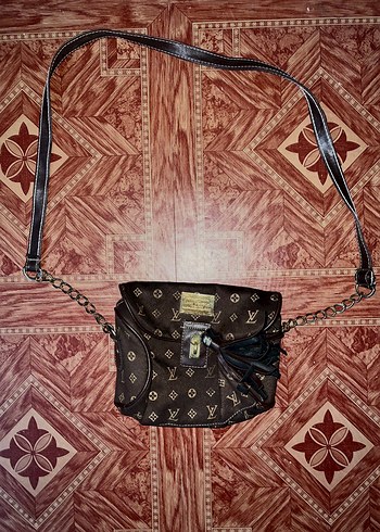 Louis Vuitton Monogramli Sik Capraz Canta