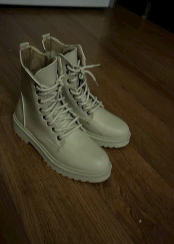 Bej Kürklü Deri Kadın Bot - Görsel 4