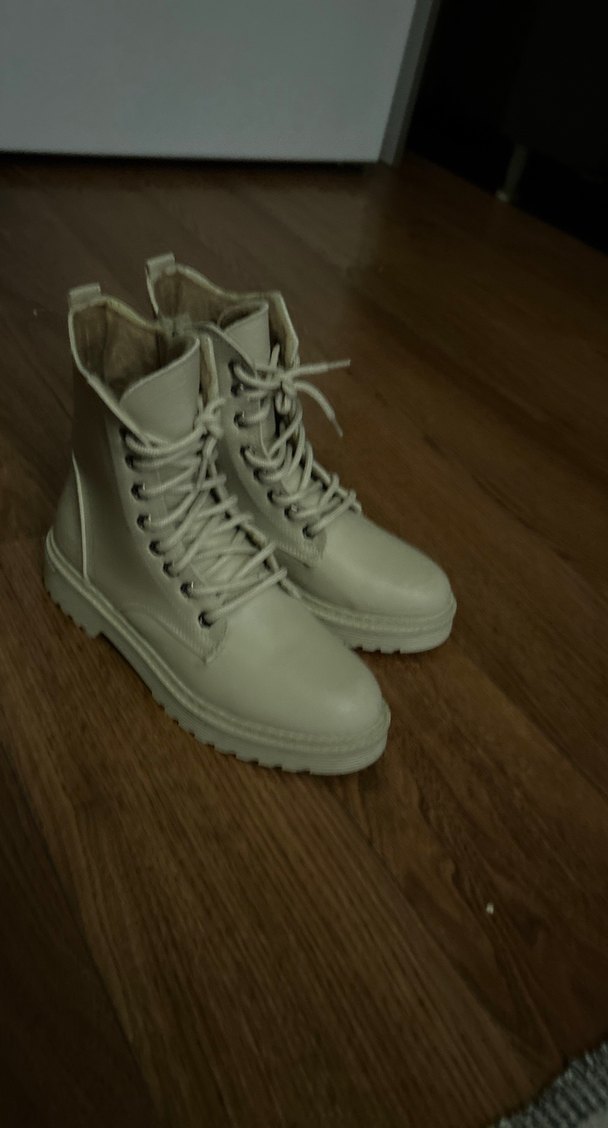 Bej Kürklü Deri Kadın Bot - Görsel 4