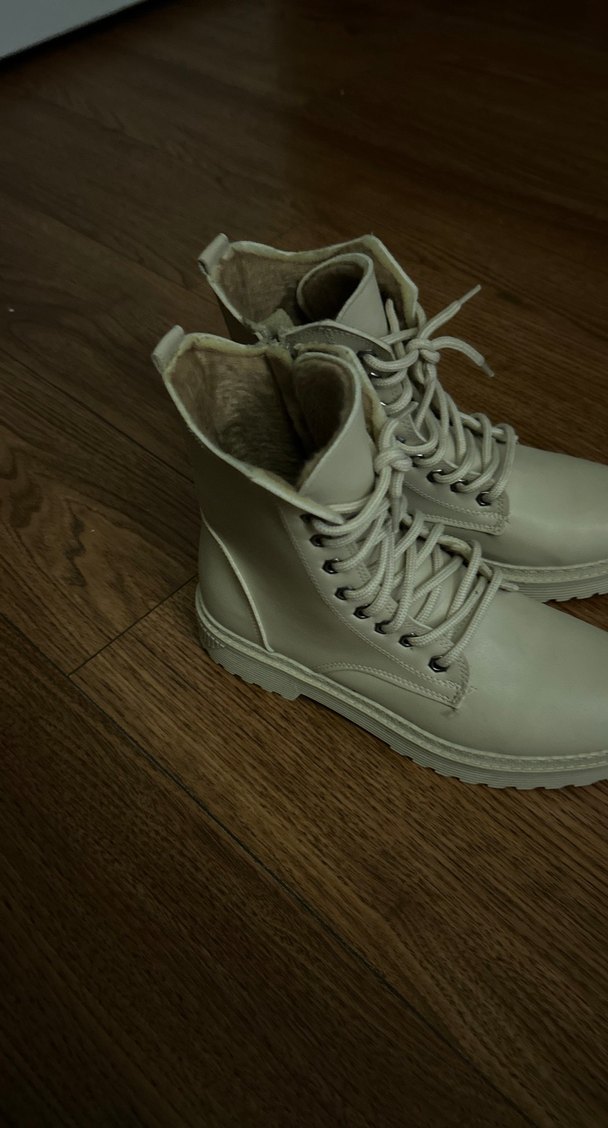 Bej Kürklü Deri Kadın Bot - Görsel 2