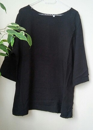 E.L.F Tshirt
