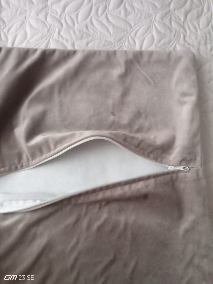 Pastel Çiçek Desenli Modern Klasik Beyaz Kırlent Kılıfı - Görsel 5