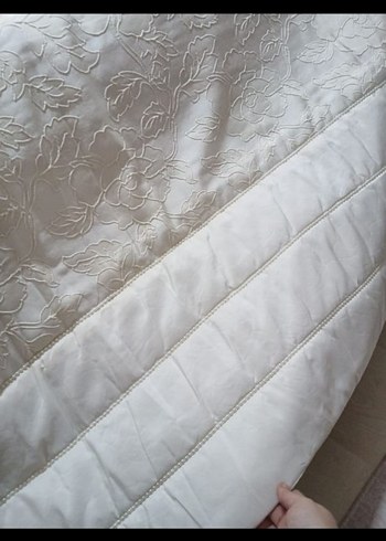 İşlemeli Beyaz Yatak Örtüsü - Görsel 6