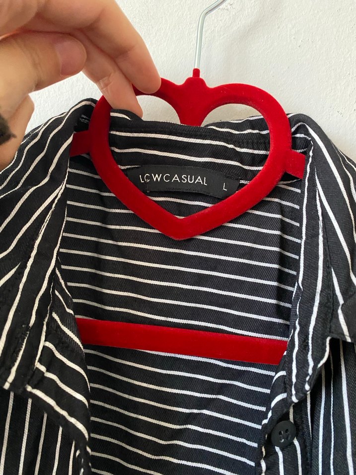 Düğmeli Siyah Çizgili Keten Gömlek - Görsel 2