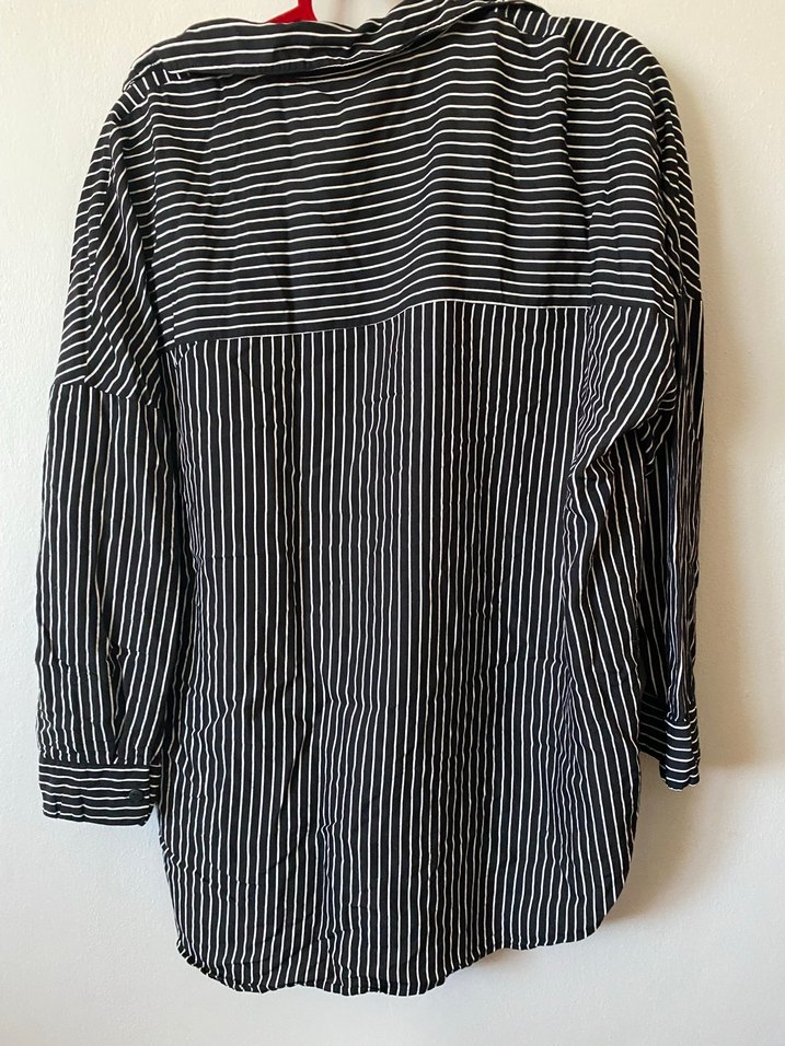 Düğmeli Siyah Çizgili Keten Gömlek - Görsel 4