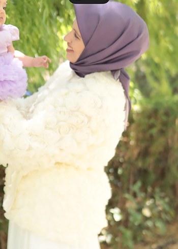 Diğer Volanlı Beyaz Uzun Kollu Nişan Elbisesi