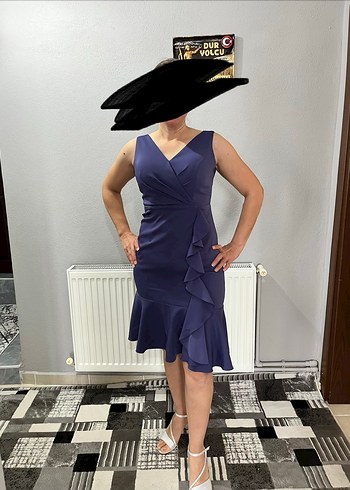 MorV Yakalı Midi Elbise - Görsel 3